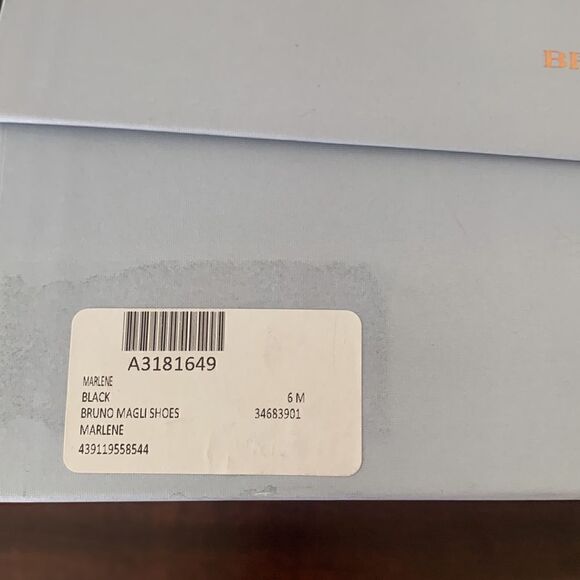 Bruno Magli Marlene soft top grain suede leather whipstitch ankle bootie Sz 6M - Picture 12 of 12